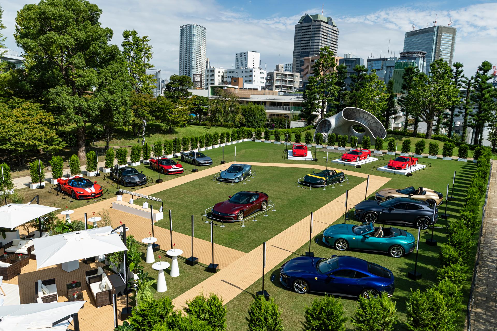 <p class="editor-paragraph" dir="ltr" style="text-align: left;"><b><strong class="editor-text-bold" style="font-size: 1.5em; white-space: pre-wrap;">Ferrari Festival Tokyo 2026 </strong></b></p><p class="editor-paragraph" dir="ltr" style="text-align: left;"><span style="white-space: pre-wrap;">いつもCORNES SHIBAをご愛顧いただき、</span><br><span style="white-space: pre-wrap;">誠にありがとうございます。</span><br><br><span style="white-space: pre-wrap;">2026 年9 月26 日(土)から10 月4 日(日)までの9 日間、東京・六本木にて『Ferrari Festival Tokyo 2026』が 開催されました。</span><br><br><span style="white-space: pre-wrap;">パフォーマンス、デザイン、革新性、クラフツマンシップ、そしてモータースポーツの伝統という、フェラーリが培ってきた価値を体感してもらうための特別な祝祭として、Ferrari Luce を含む現行スポーツカー展示、モータースポーツの歩みを体現するモデル展示、パーソナライゼーション・プログラムなど多彩なハイライト盛りだくさんのまさに"Festival"として大盛況となりました。</span></p>